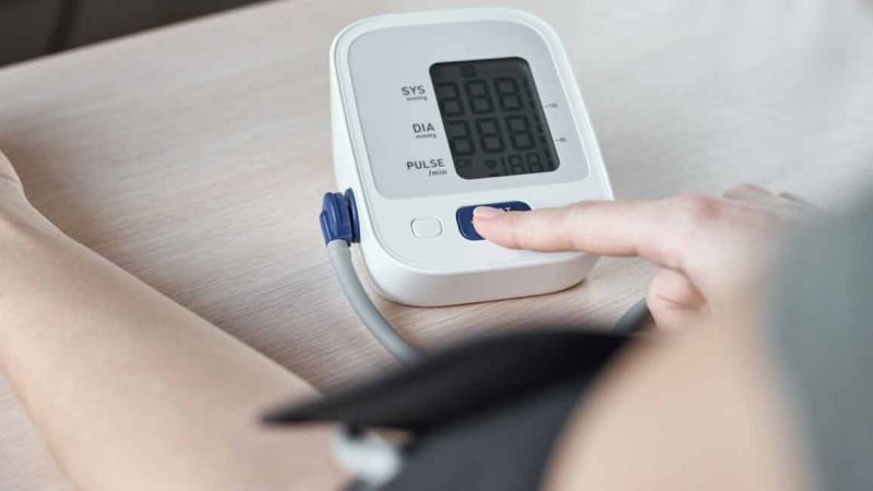 اندازه گیری فشار خون با فشار سنج دیجیتال